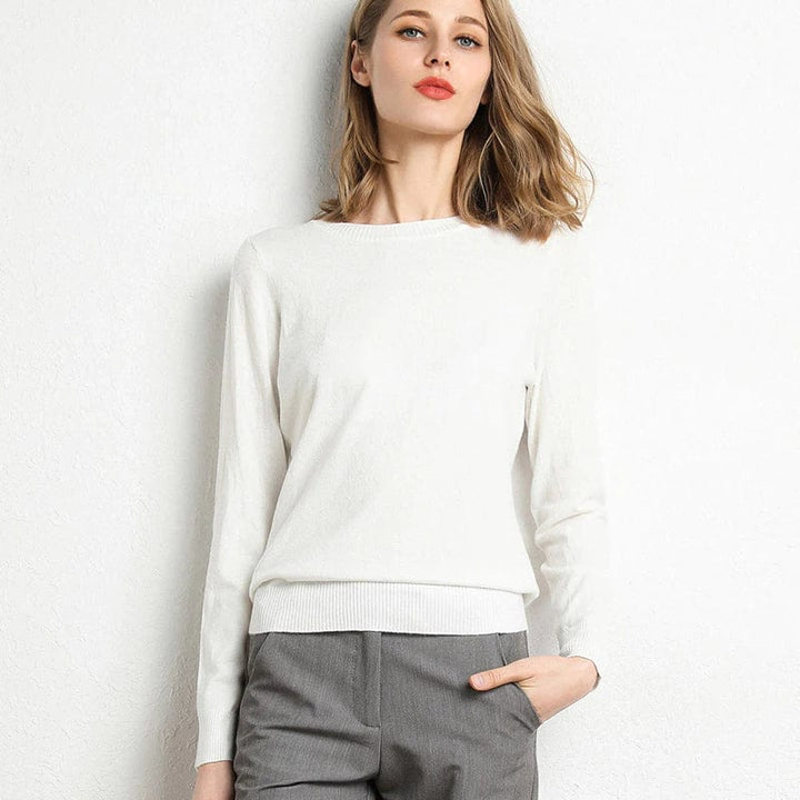 "Pull en cachemire pour femme noir, élégant, doux, col rond, manches longues, parfait pour l'automne et l'hiver."