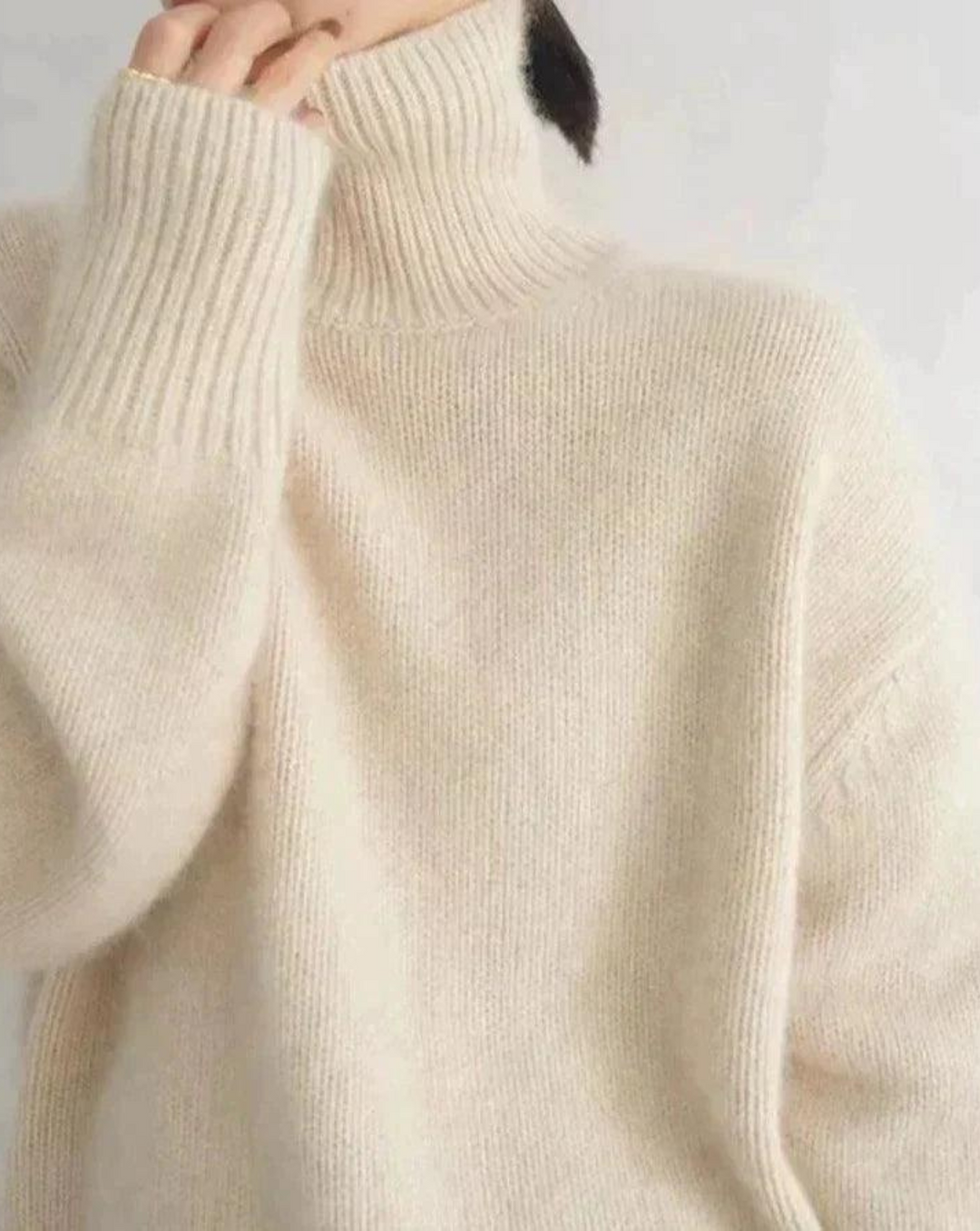 Pull femme à col roulé, doux et élégant, parfait pour l'hiver; couleur neutre, coupe moderne et polyvalente pour diverses ten
