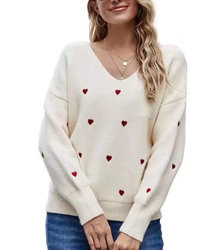Pull col V femme décontracté blanc avec cœurs, manches longues, en tricot doux et chic, idéal pour mode femme.