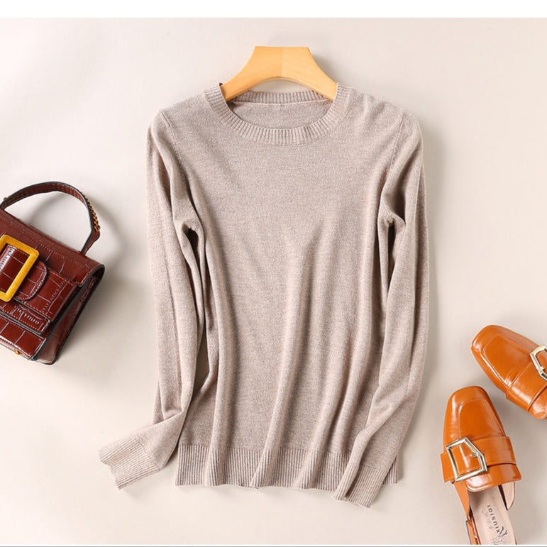 Vêtement automne femme, pull élégant à manches longues, parfait confort et style.