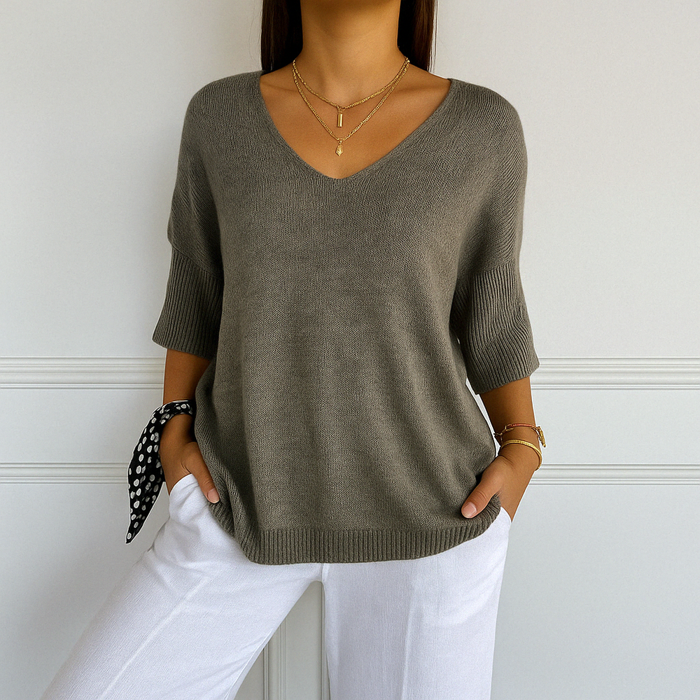 Pull femme col V, maille fine, doux et élégant.  Coupe fluide, confortable.  Parfait pour toutes les occasions.