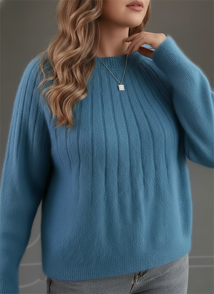 Pull femme col rond côtelé porté, look polyvalent, élégant et confortable pour toutes les occasions mode.