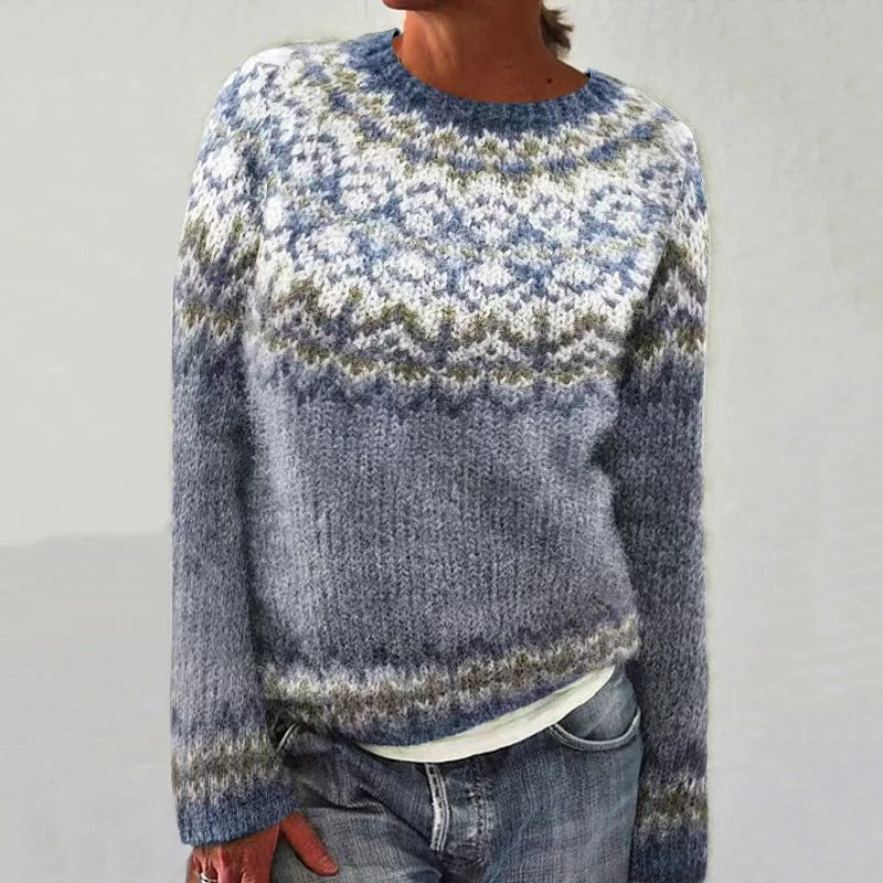 Femme portant un pull doux et élégant, montrant la coupe confortable et le style chic pour l'hiver.
