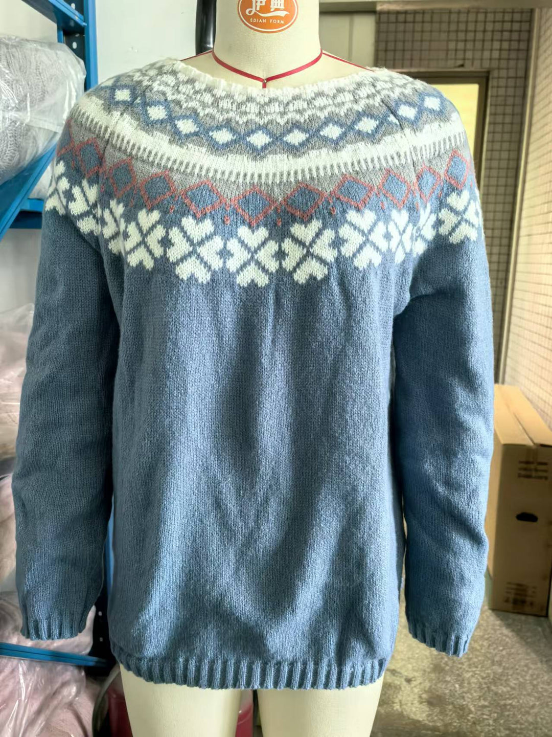 Pull femme ultra doux et chaud en maille. Le chandail parfait pour un confort luxueux et une mode hivernale élégante.
