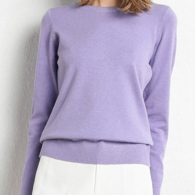 Pull femme en laine douce, coupe flatteuse.  Chaleur et style pour l'automne/hiver.