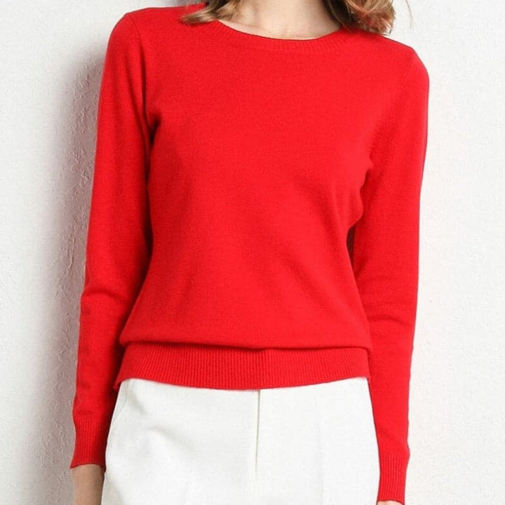 Pull femme en laine douce, coupe flatteuse.  Chaleur et style pour l'automne/hiver.