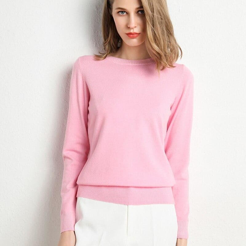 Pull femme en laine douce, coupe flatteuse.  Chaleur et style pour l'automne/hiver.