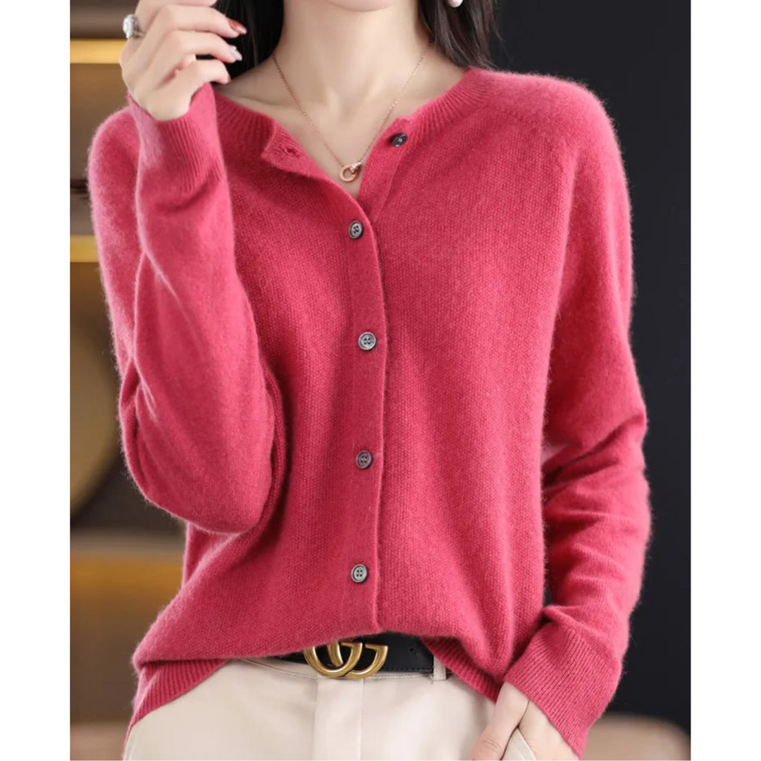 Pull femme en laine mérinos, col rond, chaud et élégant.  Parfait pour l'hiver.