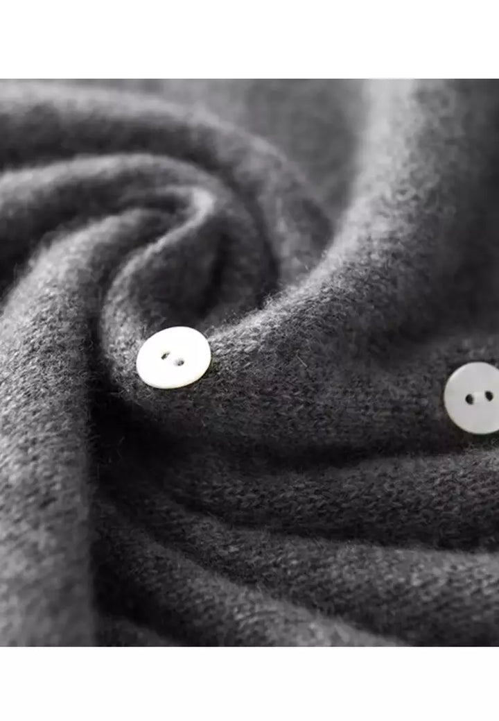 Chandail stylé pour femme, maille élégante offrant chaleur pour un look automnal tendance et mode féminine.