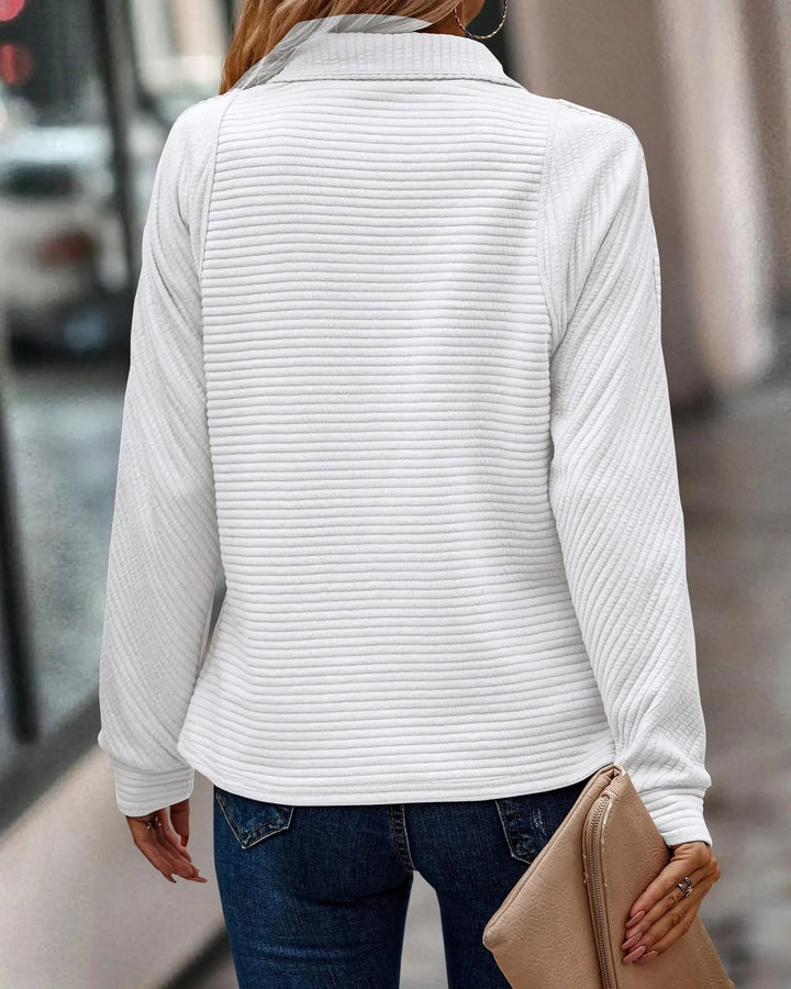 Pull gris automne femme, col V à fermeture éclair. Vêtement confortable et élégant.