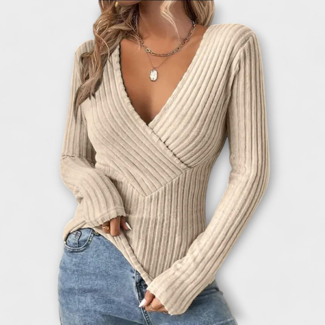 Pull femme élégant col V twist, manches longues, tricot confortable pour mode automne-hiver décontractée.