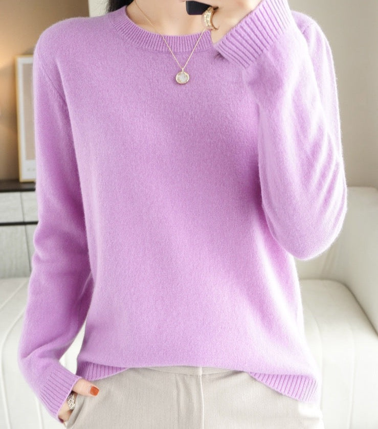 Tricot femme élégant, ce pull doux offre un confort supérieur et un style raffiné en hiver.