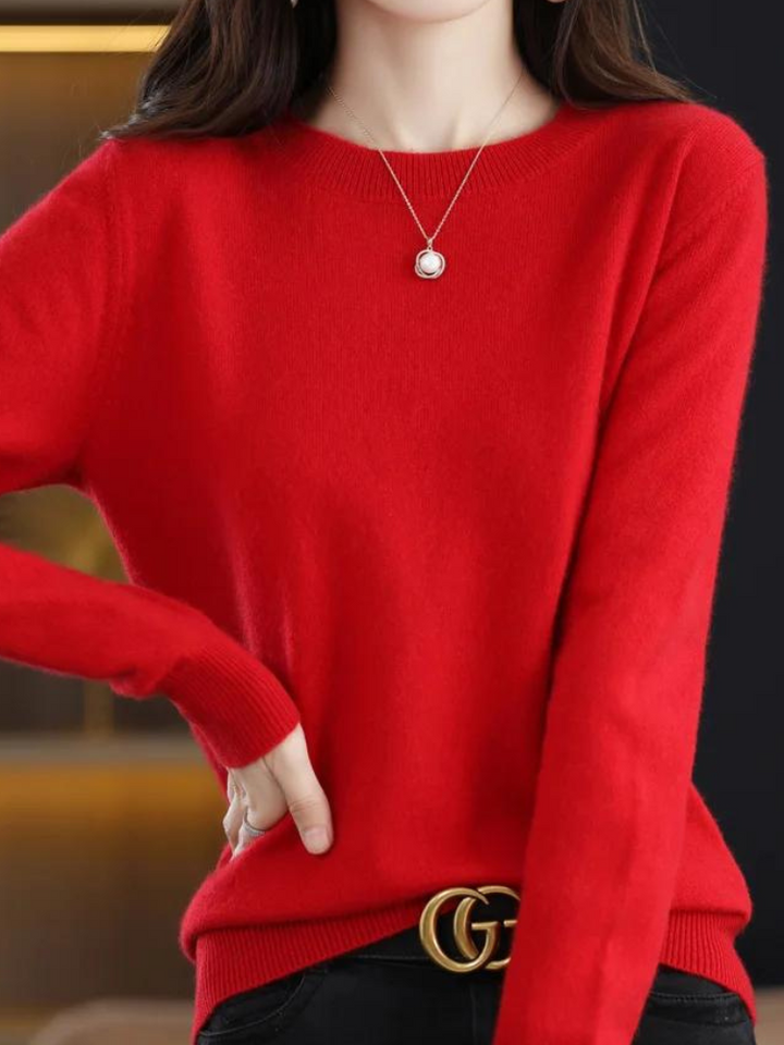 Tricot femme confortable à manches longues, un pull élégant pour toutes les occasions hivernales.