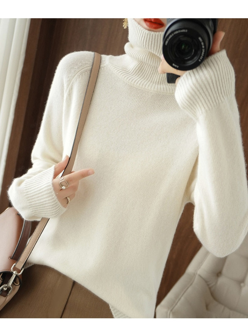 Pull élégant femme, vêtement confortable et basique pour la mode automne-hiver. Style douillet et chic.