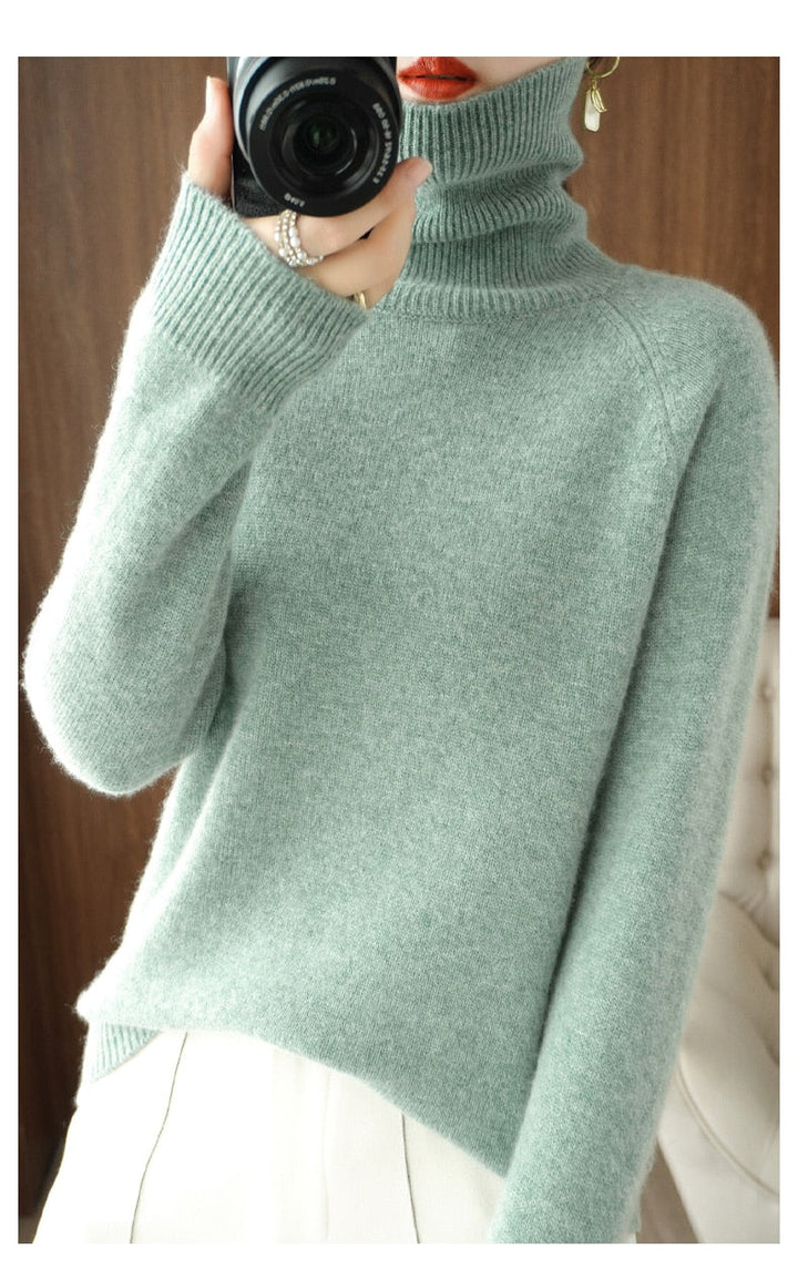 Pull femme basique, élégant et douillet, un vêtement intemporel pour la mode femme automne-hiver.