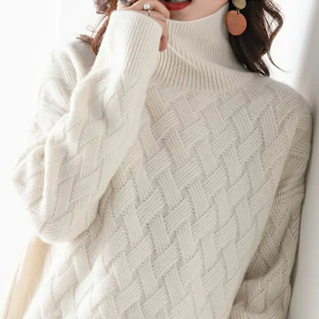 Pull doux femme offrant chaleur et confort, un vêtement intemporel essentiel pour la mode féminine.