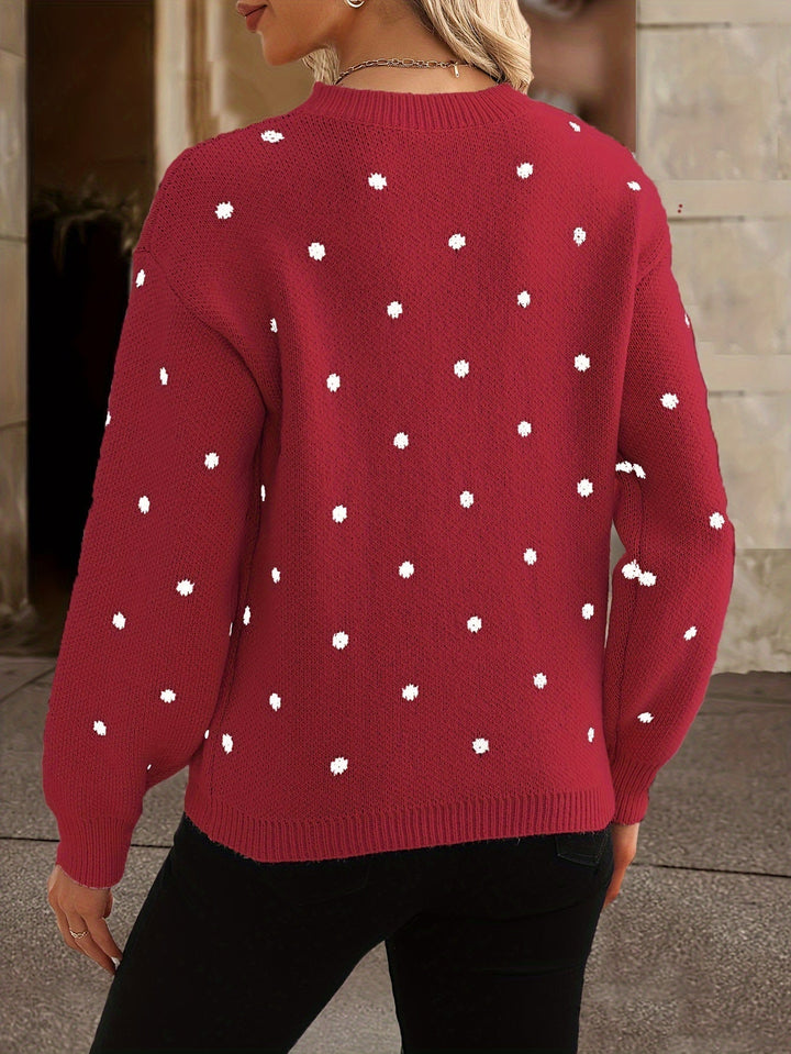 Vêtement hiver élégant : pull à pois pour femme, doux et chaud, parfait pour les journées froides.