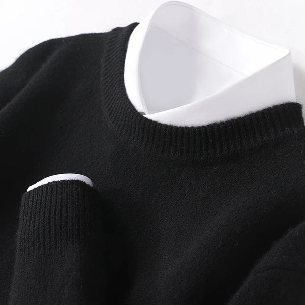 Pull homme col double élégant, coupe moderne.  Tricot doux et confortable.
