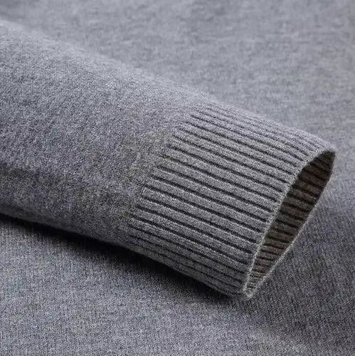 Pull maille fine homme col roulé, élégance et confort pour la saison froide.
