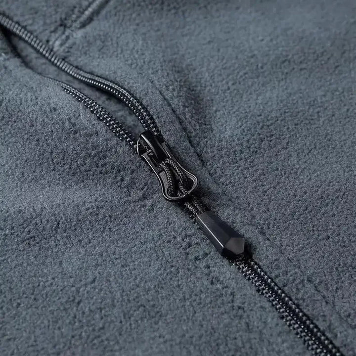 Pull homme demi-zip à texture douce, chandail confortable et chaud pour hiver mode masculine.