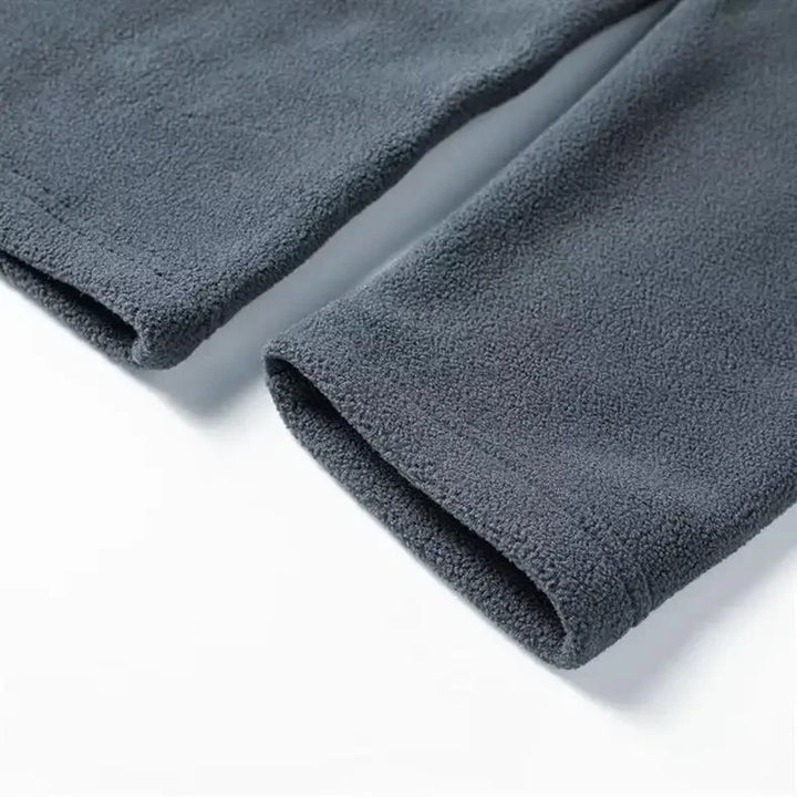 Pull homme demi-zip polyvalent, chaud et confortable pour activités décontractées d'hiver.
