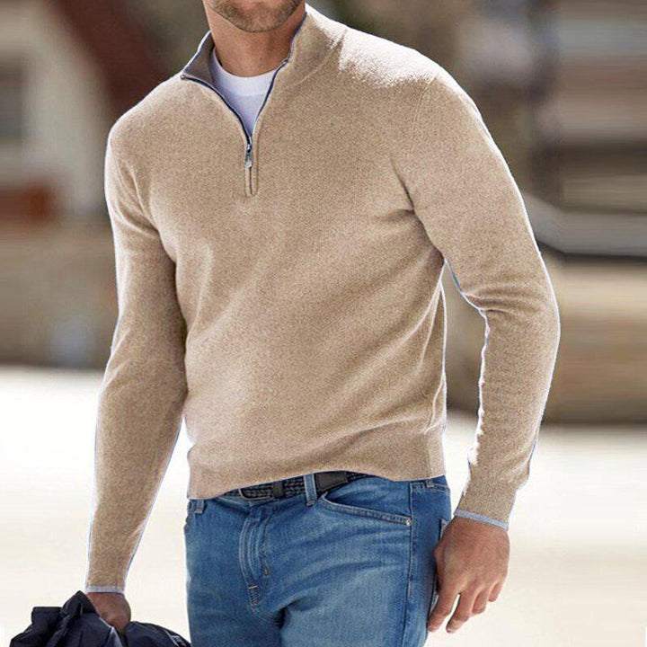 "Pull homme élégant en laine, texture douce, gris, coupe ajustée, manche longue, pour chaleur et confort."