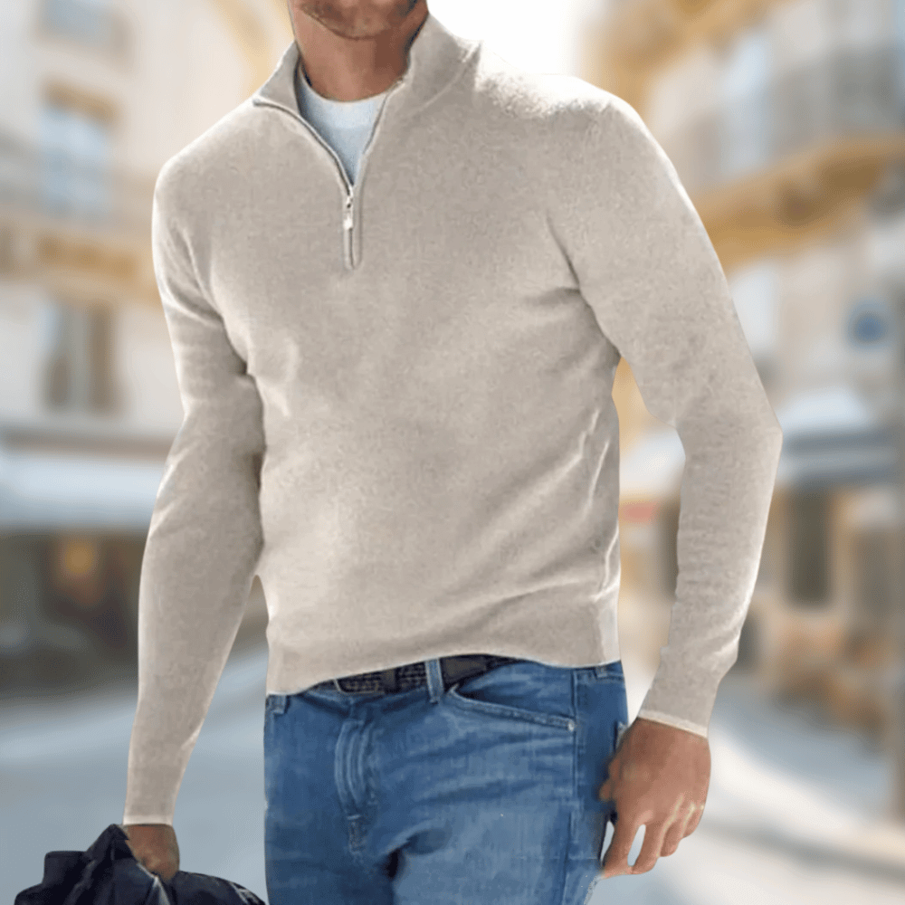 Pull homme en maille douce, confortable et élégant, parfait pour l'automne et la mode masculine décontractée.