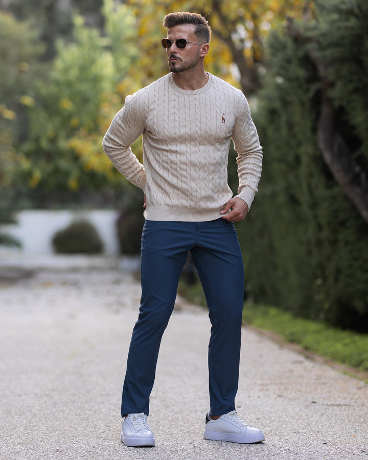 Chandail homme doux, tricot torsadé pour un confort absolu en automne.