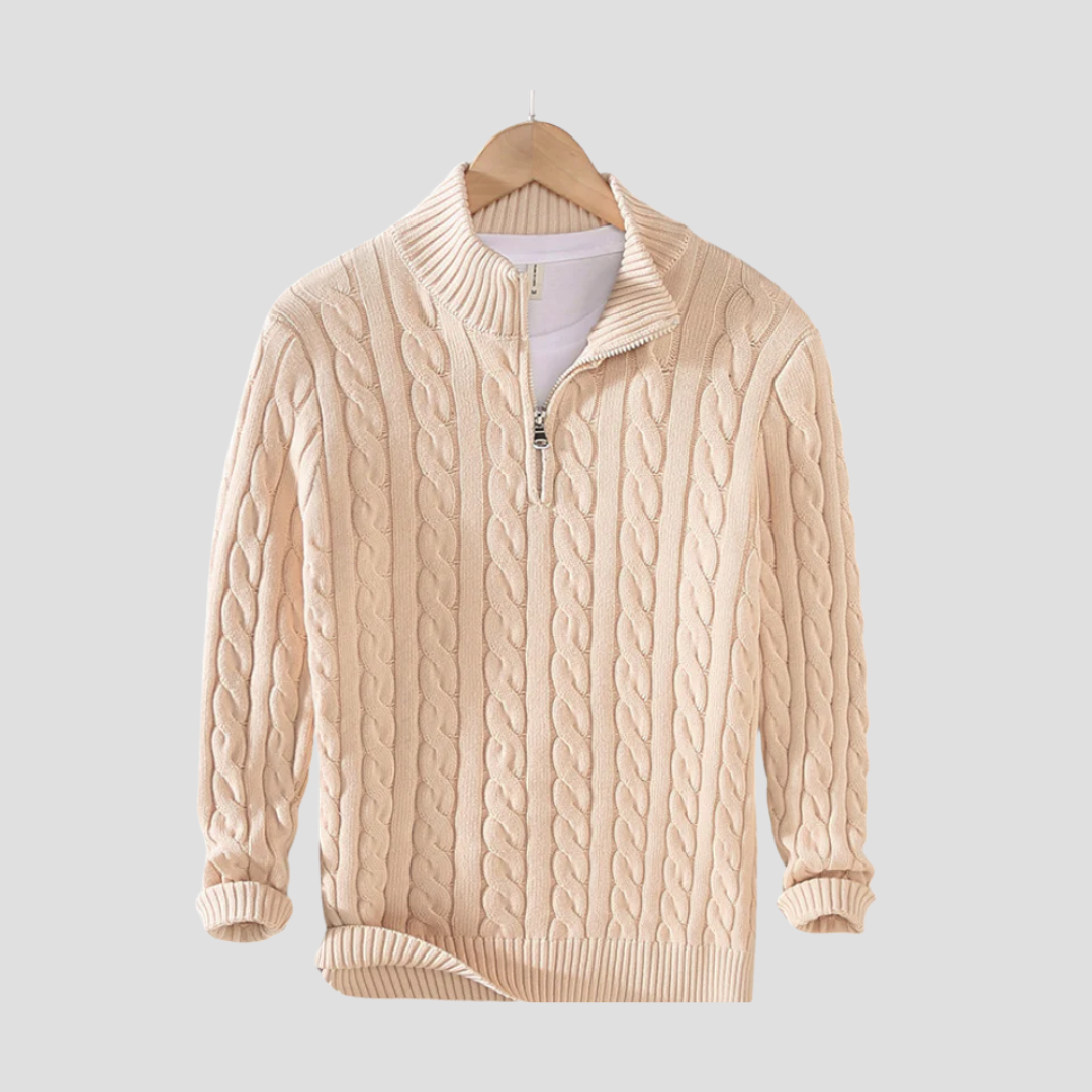 Pull homme torsadé, coupe classique, col zippé, gris. Élégance décontractée et intemporelle pour un look moderne.