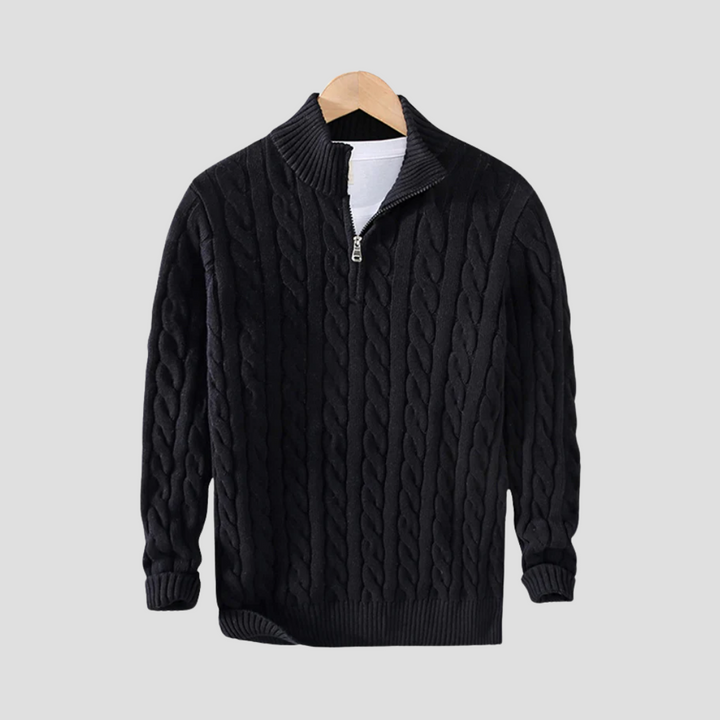 Pull homme torsadé, coupe classique, col zippé, gris. Élégance décontractée et intemporelle pour un look moderne.