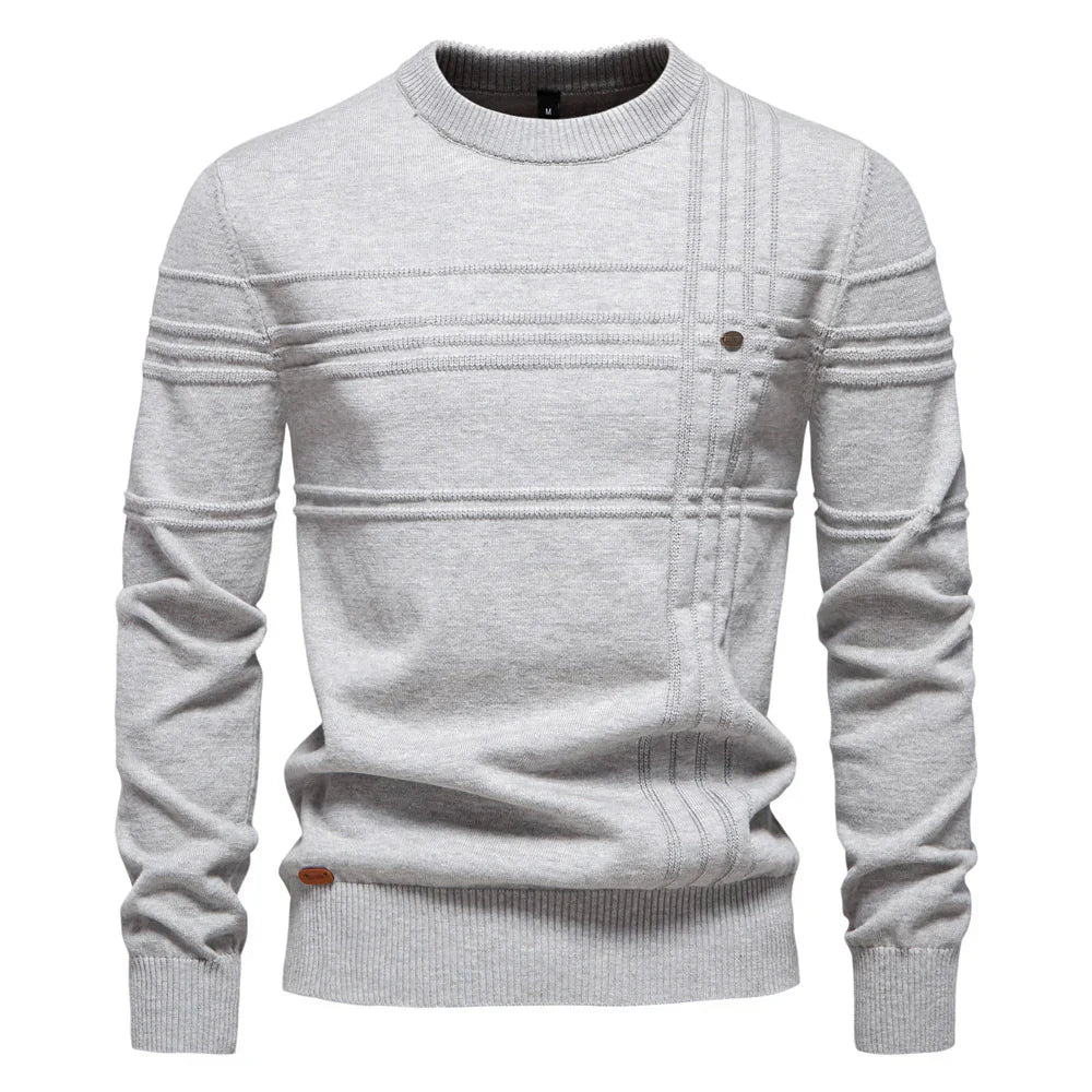 Pull homme tricoté, chaud et élégant.  Modèle beige.  Confort optimal.