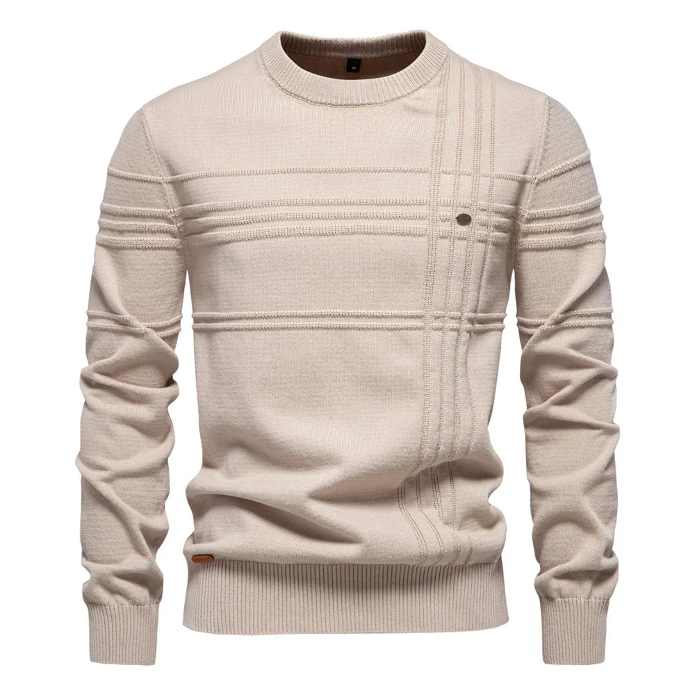 Pull homme tricoté, chaud et élégant.  Modèle beige.  Confort optimal.
