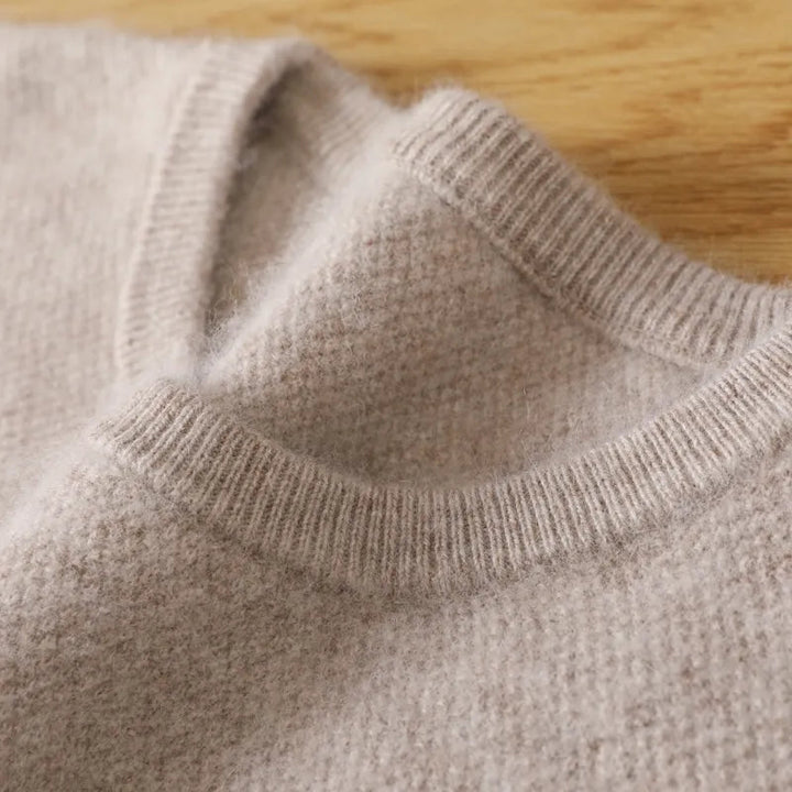 Pull élégant pour femme, couleur unie, col rond, parfait pour une tenue décontractée chic.