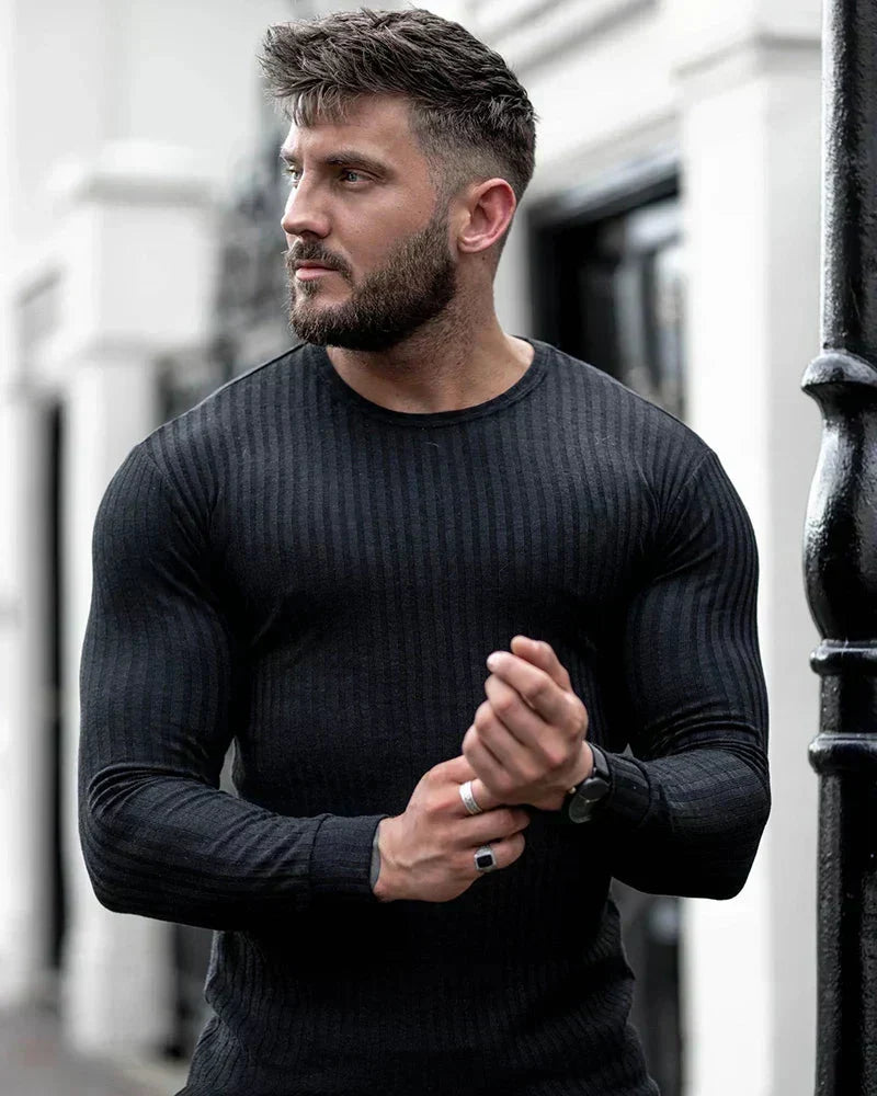Pull homme doux et chic, parfait pour un confort moderne. Vêtement masculin intemporel, toutes saisons.