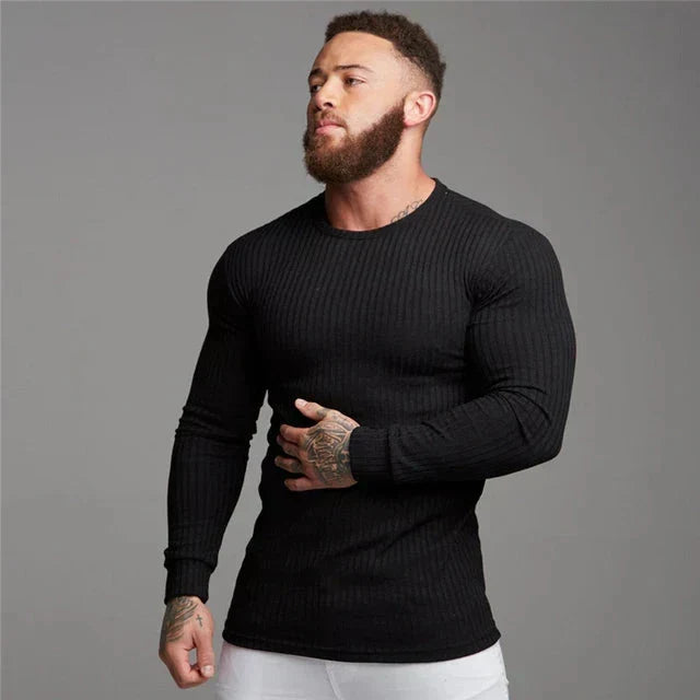 Vêtements homme: ce pull intemporel, doux et confortable. Mode masculine élégante pour toutes les saisons.