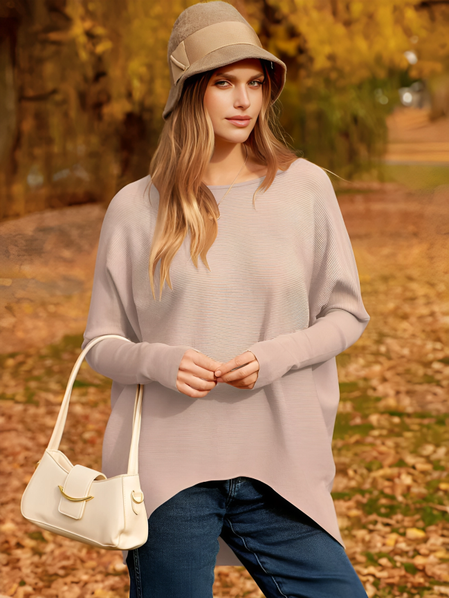 Pull oversize femme élégant en tricot doux pour l'automne et l'hiver. Confortable et tendance.