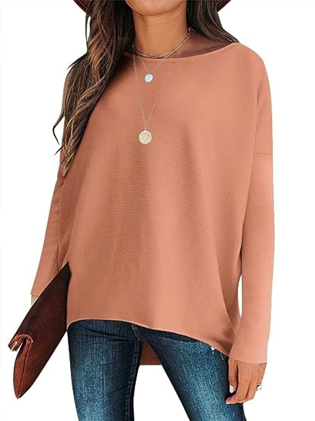 Pull en tricot doux et chaud pour femme, style oversize. Idéal pour un confort automne-hiver élégant.