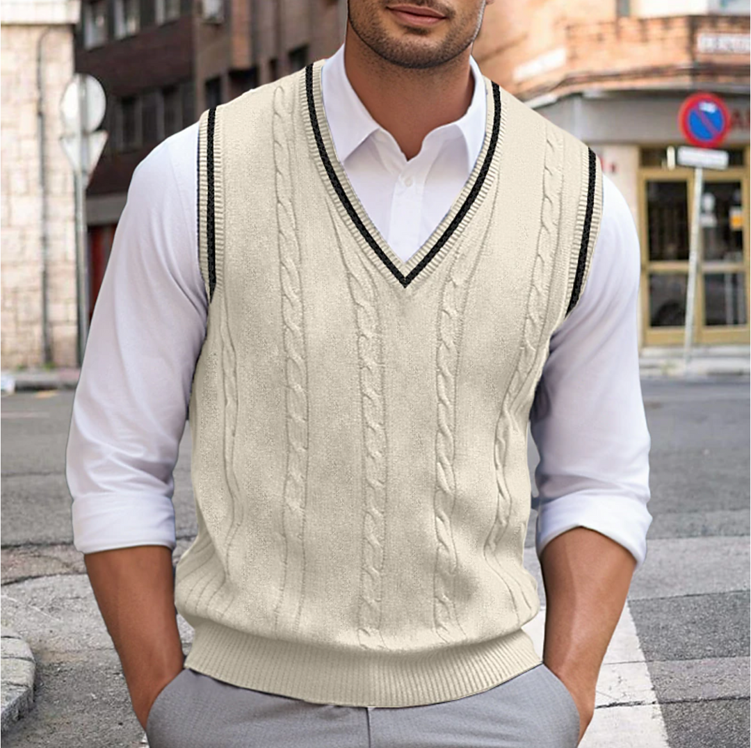 "Pull sans manches décolleté V pour homme, coupe cintrée, confort coton-laine, style élégant et décontracté."