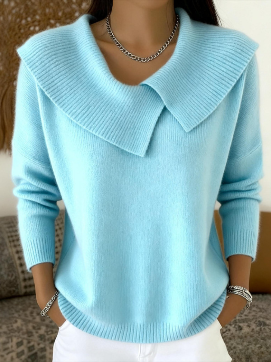 Pull femme élégant tricoté à col côtelé et manches longues. Un essentiel confortable pour la mode hivernale.