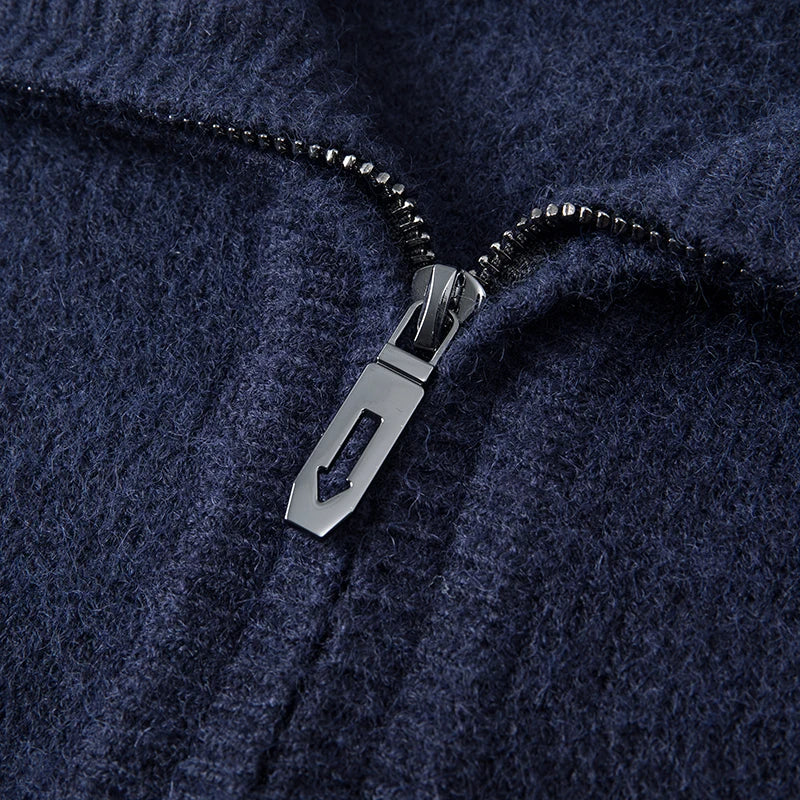 Pull homme tricoté demi-zip beige, vêtement masculin chic et chaleureux, idéal pour le quotidien.