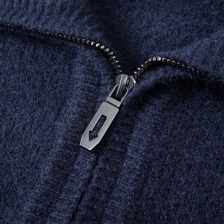 Pull homme tricoté demi-zip beige, vêtement masculin chic et chaleureux, idéal pour le quotidien.