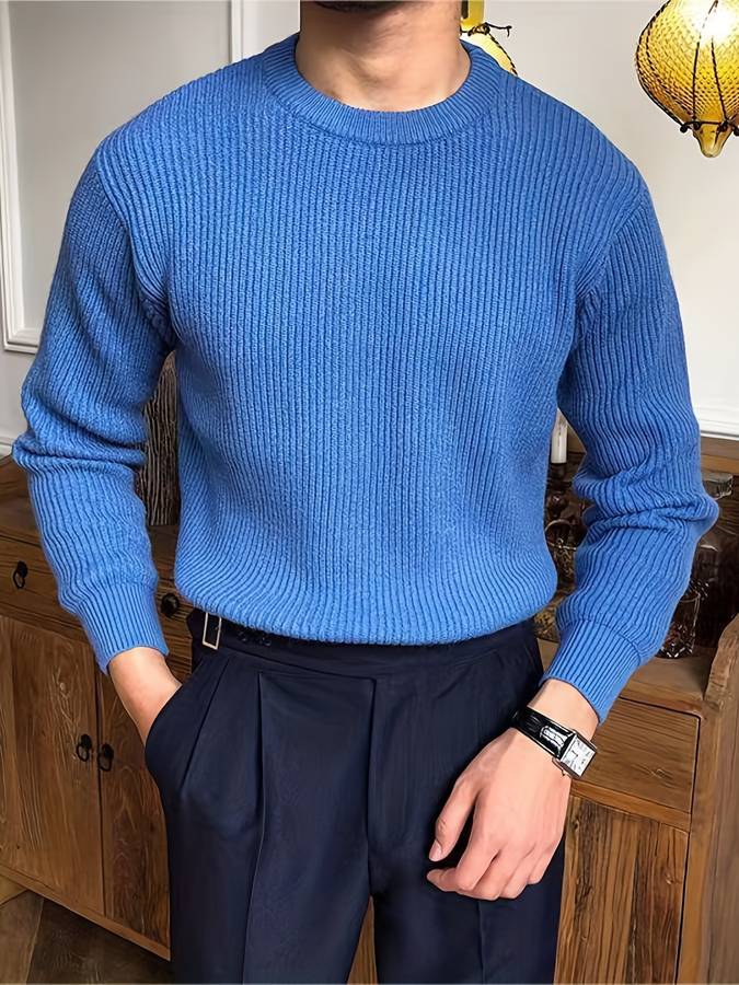 Pull tricoté homme, chaud et élégant. Idéal pour l'hiver.