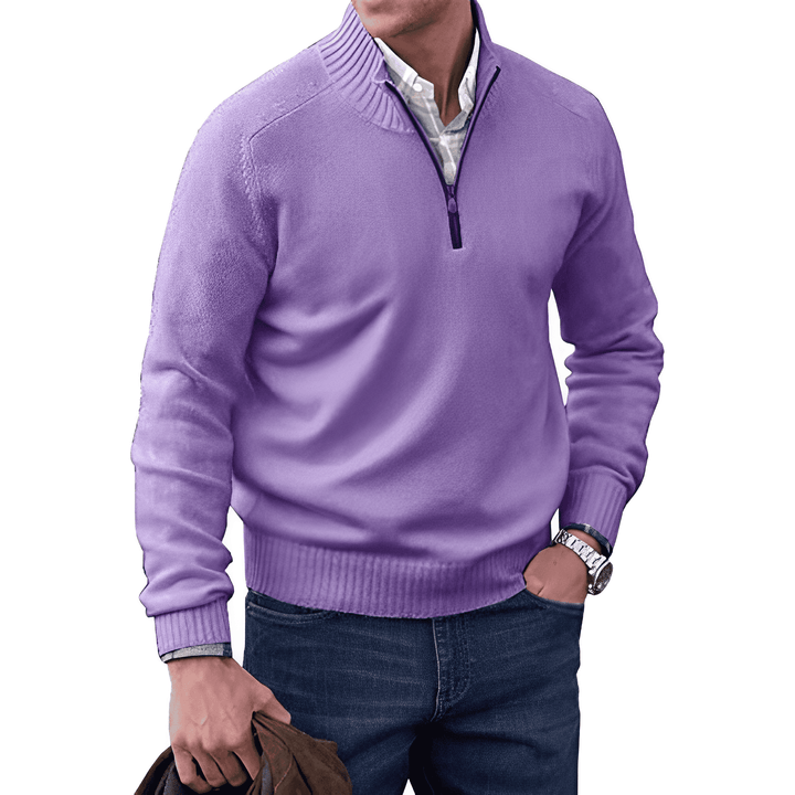 Pull homme zippé confortable pour l'hiver, avec col montant. Style moderne et polyvalent pour toute occasion décontractée.
