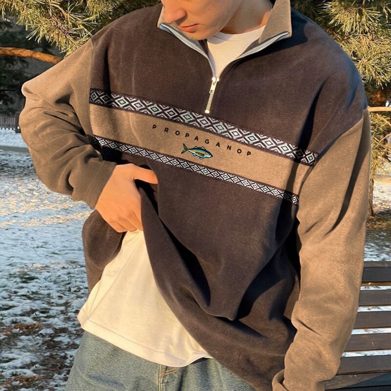 Pullover homme zippé confortable, style rétro pour l'automne et l'hiver. Idéal pour un look élégant décontracté.