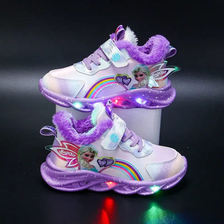 Baskets LED antidérapantes pour filles, motif princesse, assurant confort et sécurité.