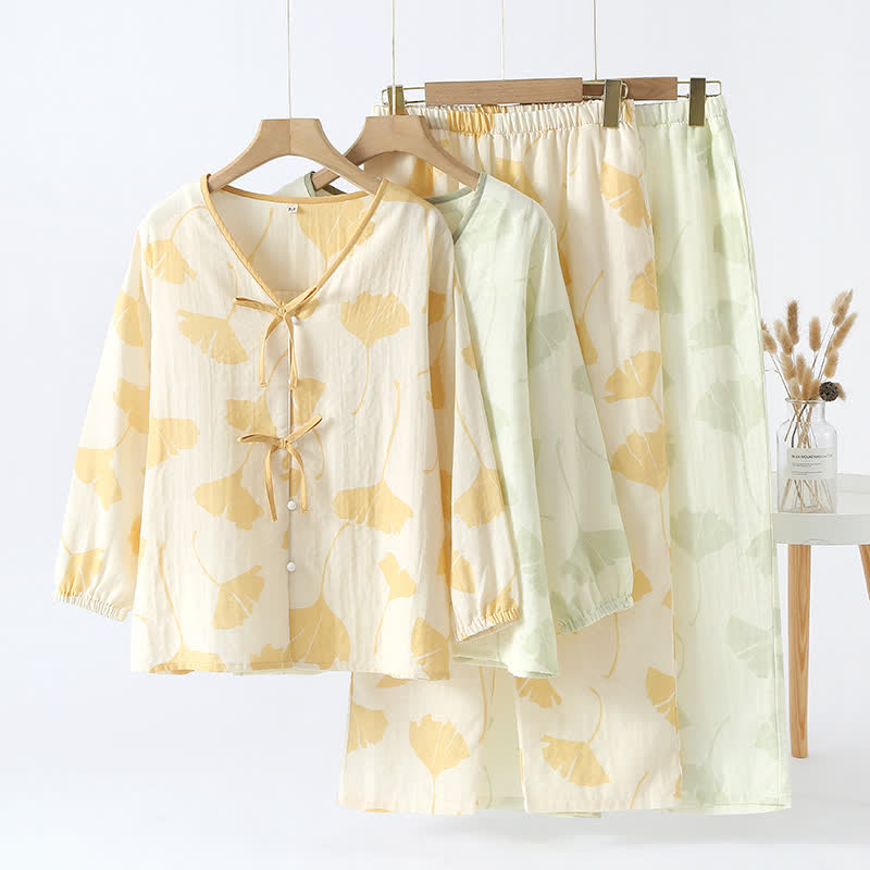 Pyjama femme élégant motif ginkgo. Ensemble nuit confortable et léger 2 pièces, idéal pour la détente.