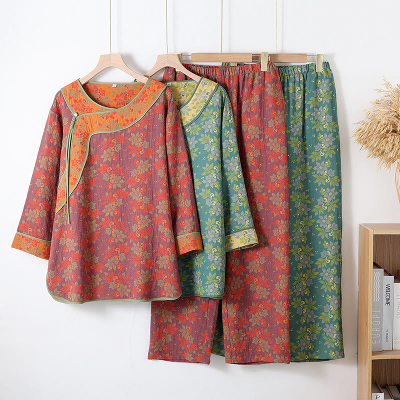 Ensemble pyjama femme doux en gaze de coton floral, léger et respirant, parfait pour la détente et la nuit.