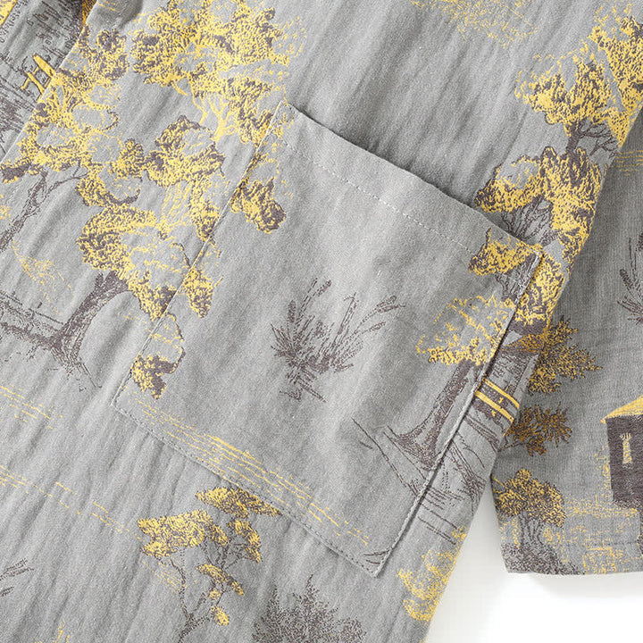 Pyjama kimono homme gris clair avec motif paysage subtil, ensemble 2 pièces léger pour une nuit confortable.