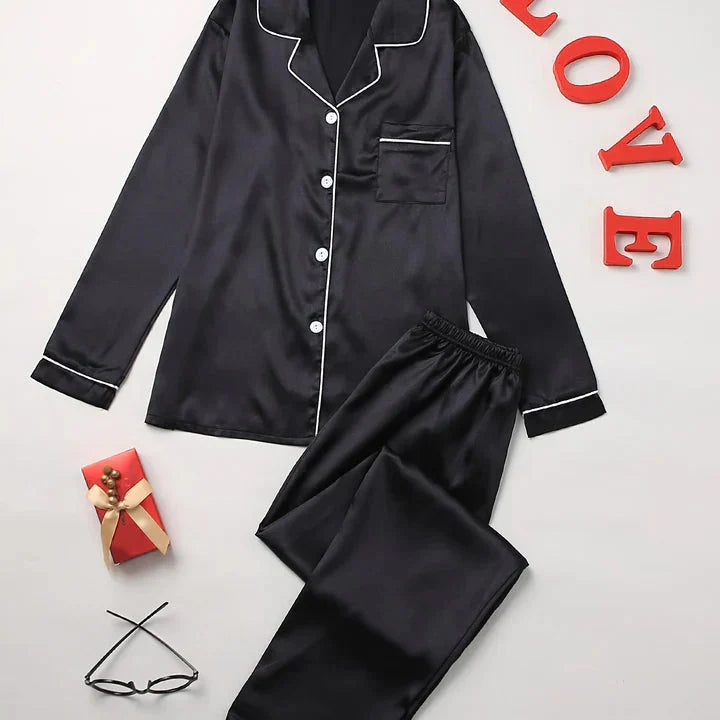 Pyjama satin femme, élégant et confortable.  Coupe ample, tissu soyeux.  Parfait pour se détendre.