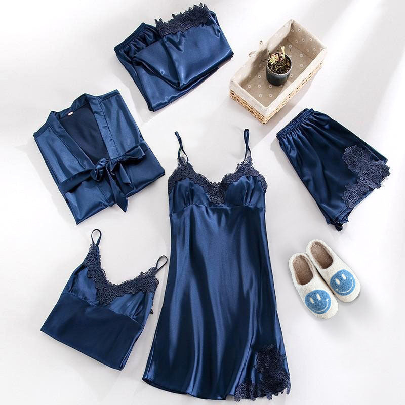 Cadeau femme: pyjama satin élégant, ensemble nuit soyeux pour confort et luxe.